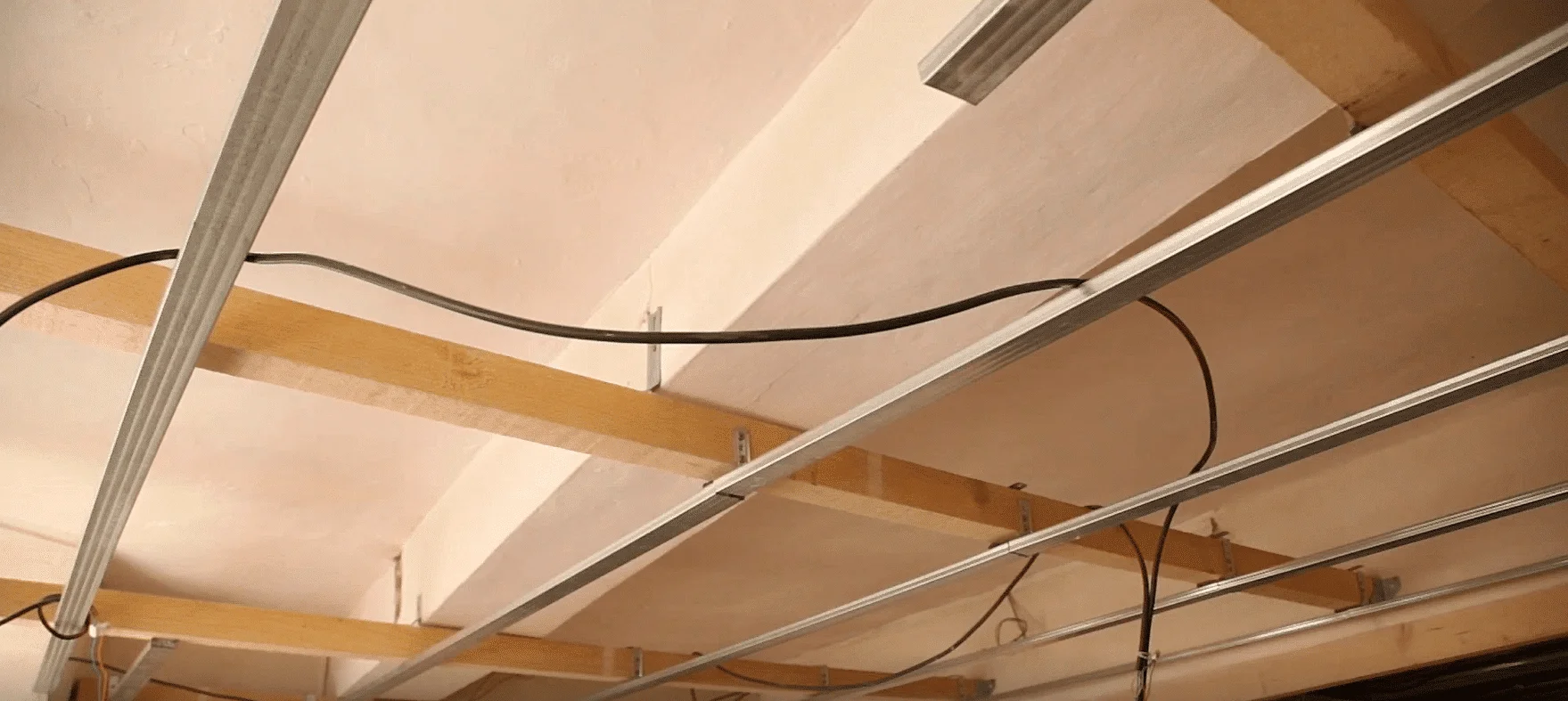 Fixer rail placo