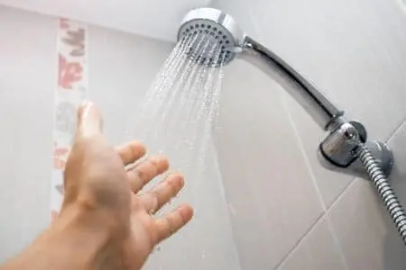 Changer un flexible de douche