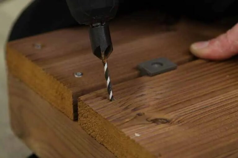 poser terrasse bois fixation des lames