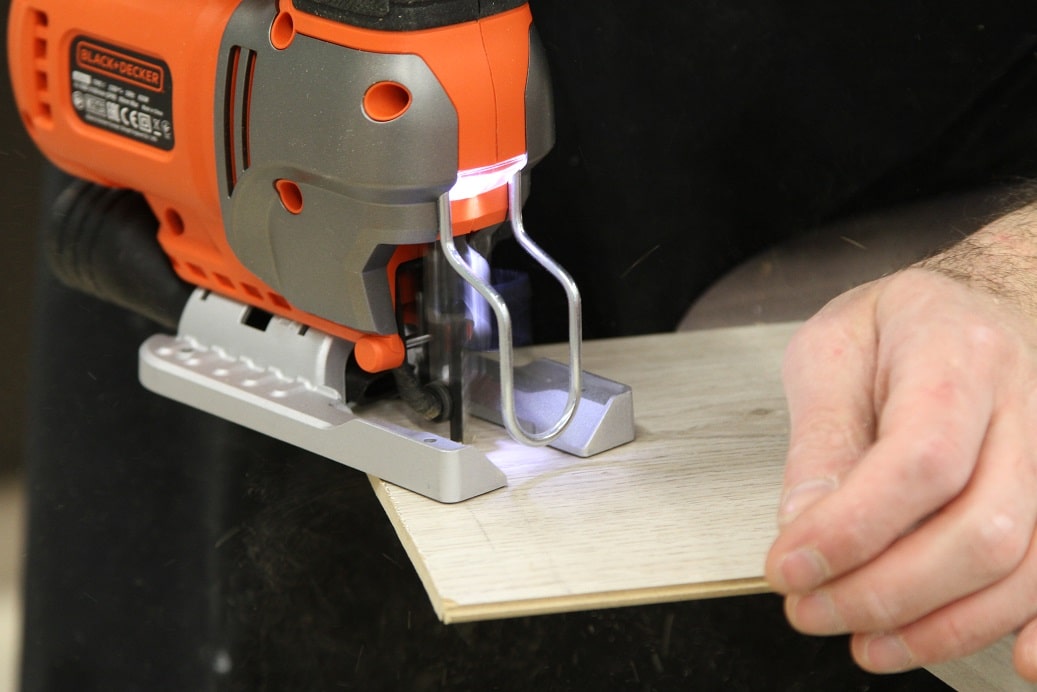 Clipser les lames sans créer de jours ni de tensions | Mon Coach Brico