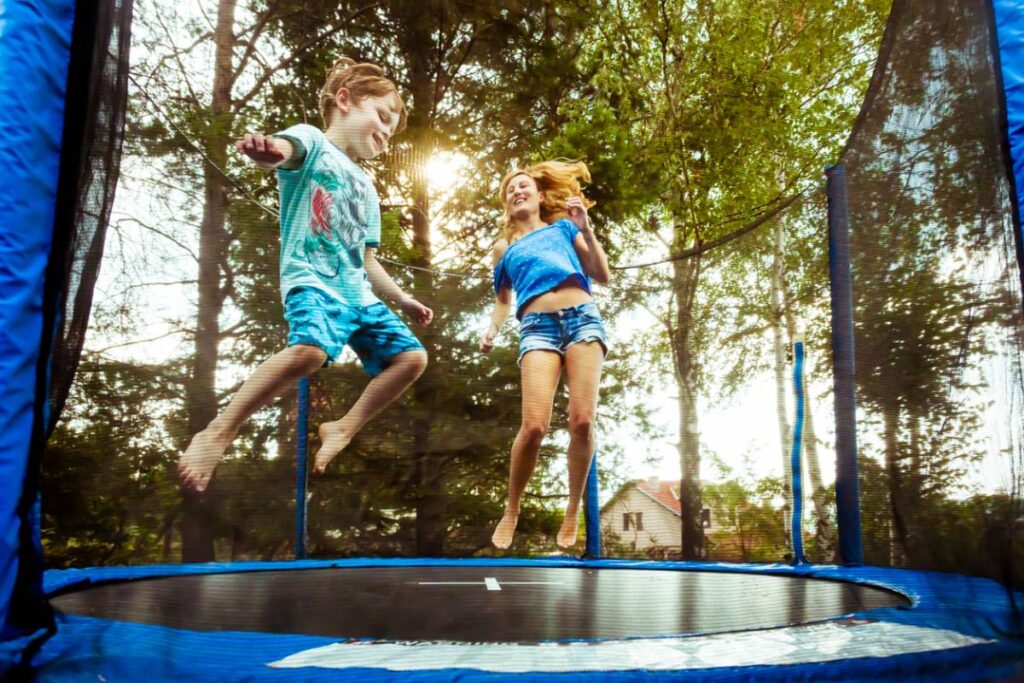 Est-il difficile de monter soi-même un trampoline ?
