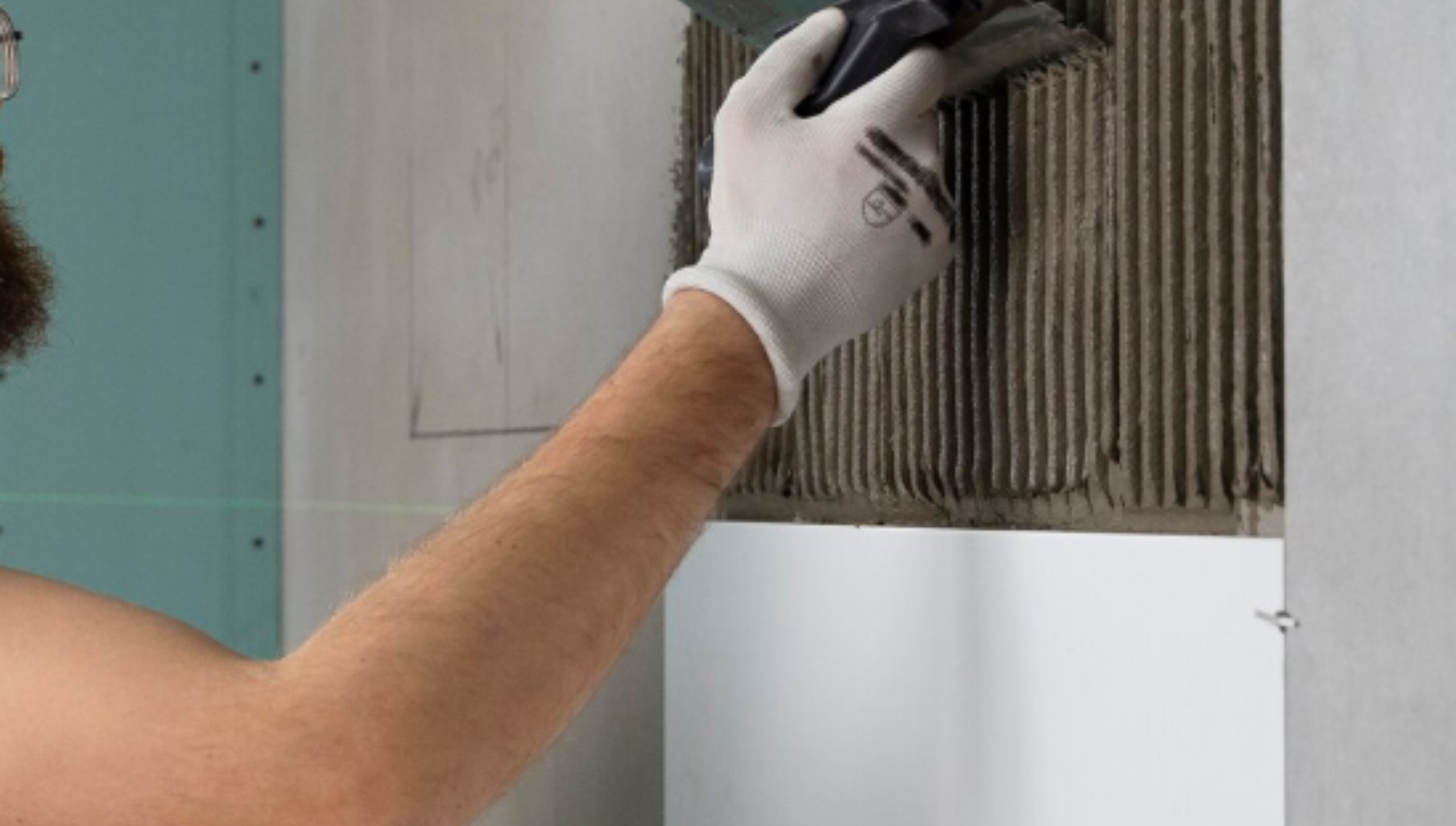 Apprendre à poser un carrelage mural