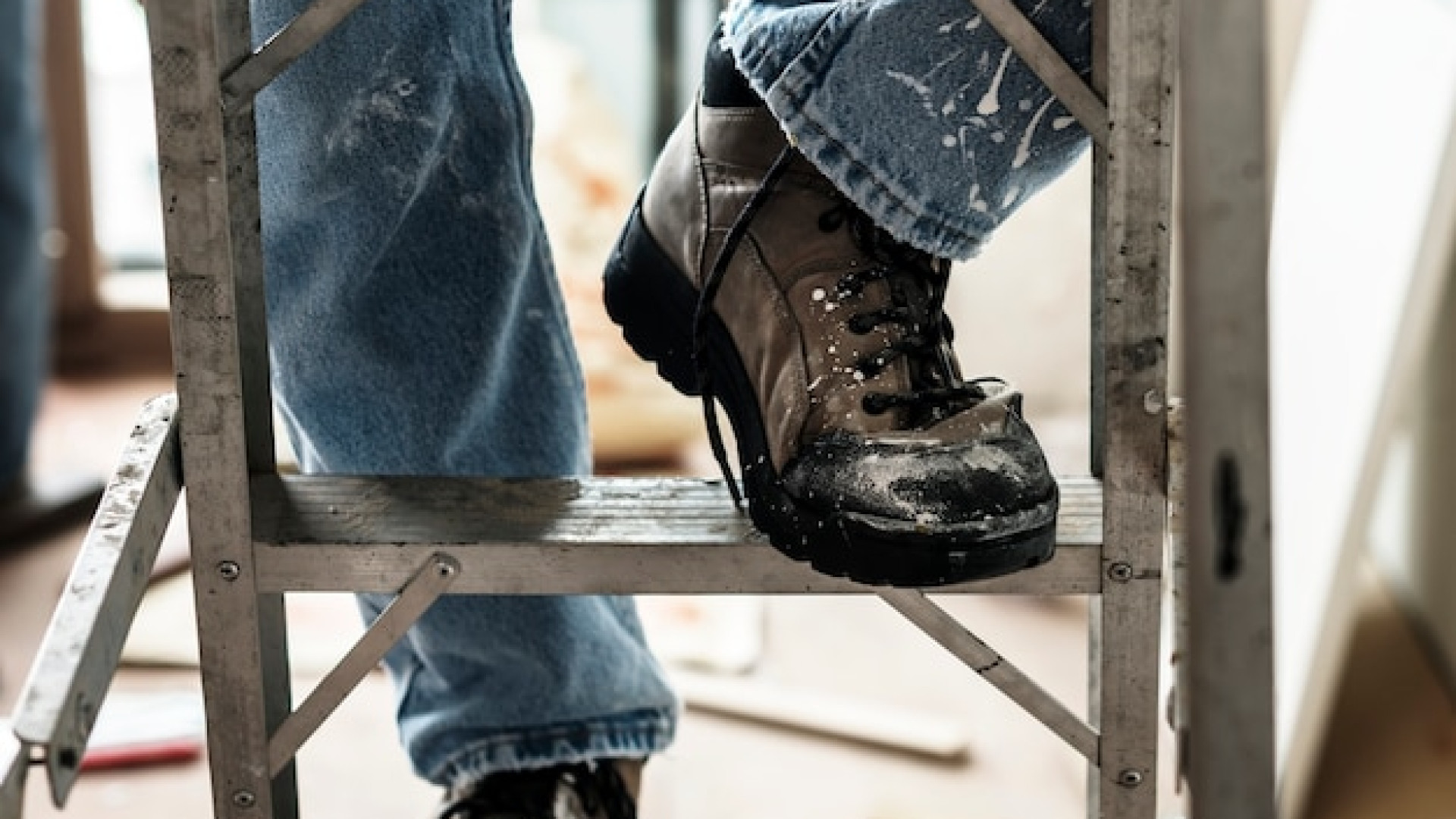 Chaussures de sécurité : pourquoi ne pèsent-elles plus autant qu'avant ?